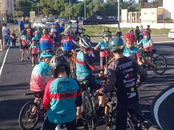 PalomarJulian's tweet image. #Almassora: Primera parada de las Jornadas de #Pumptrack de la @fciclismocv – ALICANTE Con el PLATO GRANDE share.google/09eFr86w18SGlw…