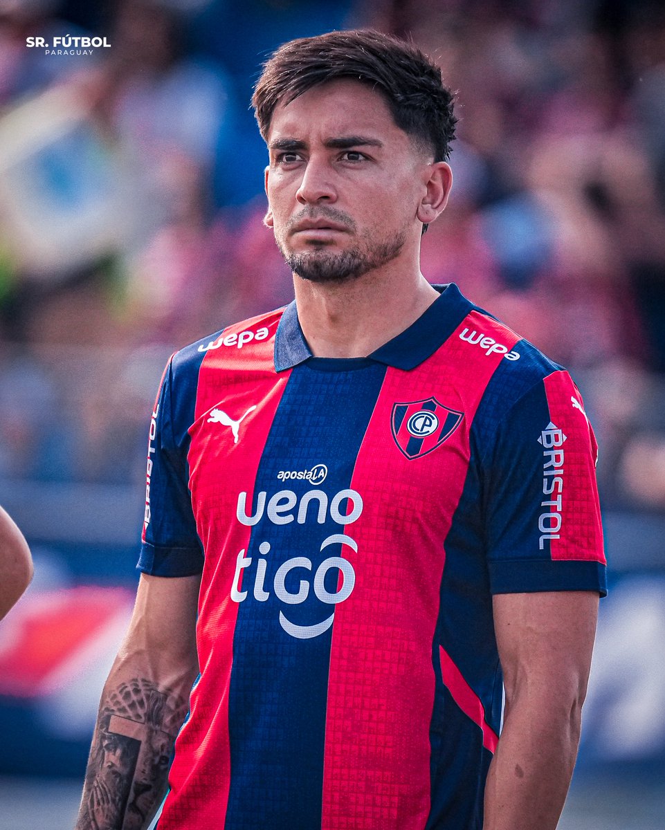 En el superclásico del pasado domingo, Gastón Olveira le detuvo dos remates. Recién, en la eliminación de Cerro Porteño de la presente Copa Paraguay, desperdició su remate en la tanda.

😮‍💨🇦🇷 No se puede creer lo de Jonatan Torres.