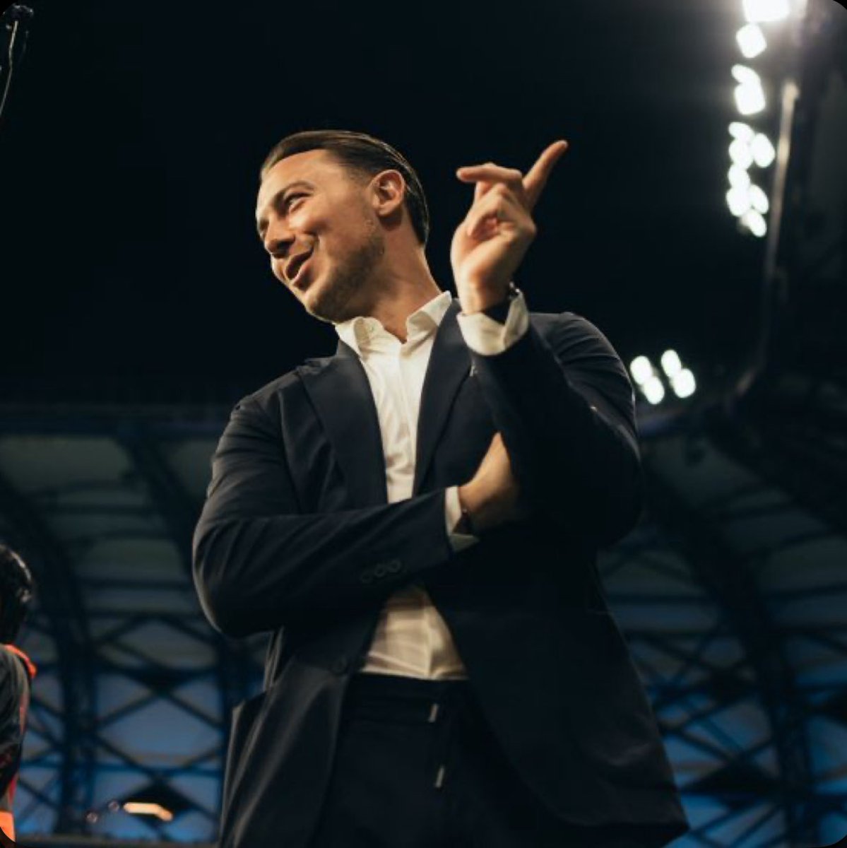 ويبقى السؤال ليه فجأة كلهم صاروا يكرهوا ماتياس ويكرهوا اللاعبين اللي حققوا لهم النخبة ؟

حُجة نبي افضل غريبة بالنسبة لي ولا تقبلتها الصدق وش افضل من مدرب حقق لك آسيا بلا خسارة ووضع هوية للفريق ونقل الفريق نقله من اول موسم له!!

فجأة كلهم صاروا يفهموا كورة ولو تدخلوا حساباتهم تلقى