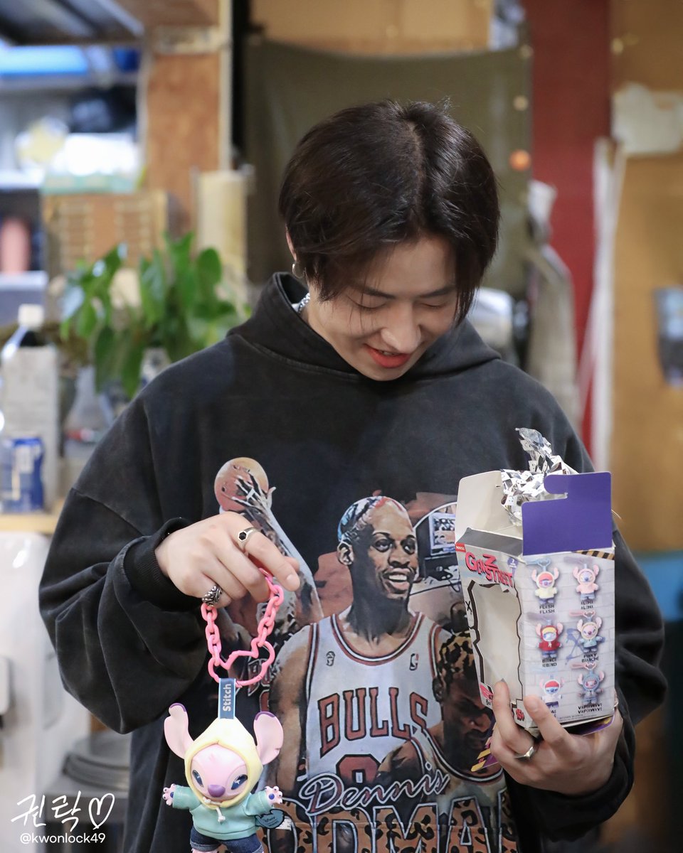 251019 낙곱새 팬미팅

오빠&amp;스티치 조합 너무 무해하고 귀엽다🩵

#유권 #블락비 #블락비유권 #BLOCKB #UKWON #국민낙곱새 #국민낙곱새안양점