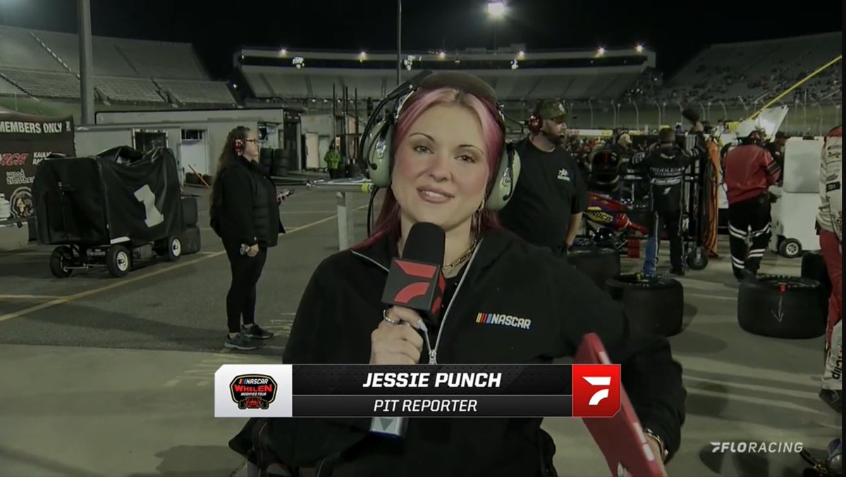 TeamKFBfan8's tweet image. I bet there’s a proud pop out there tonight watching his daughter, @its_jpunch, isn’t that right, @DocPunchESPN