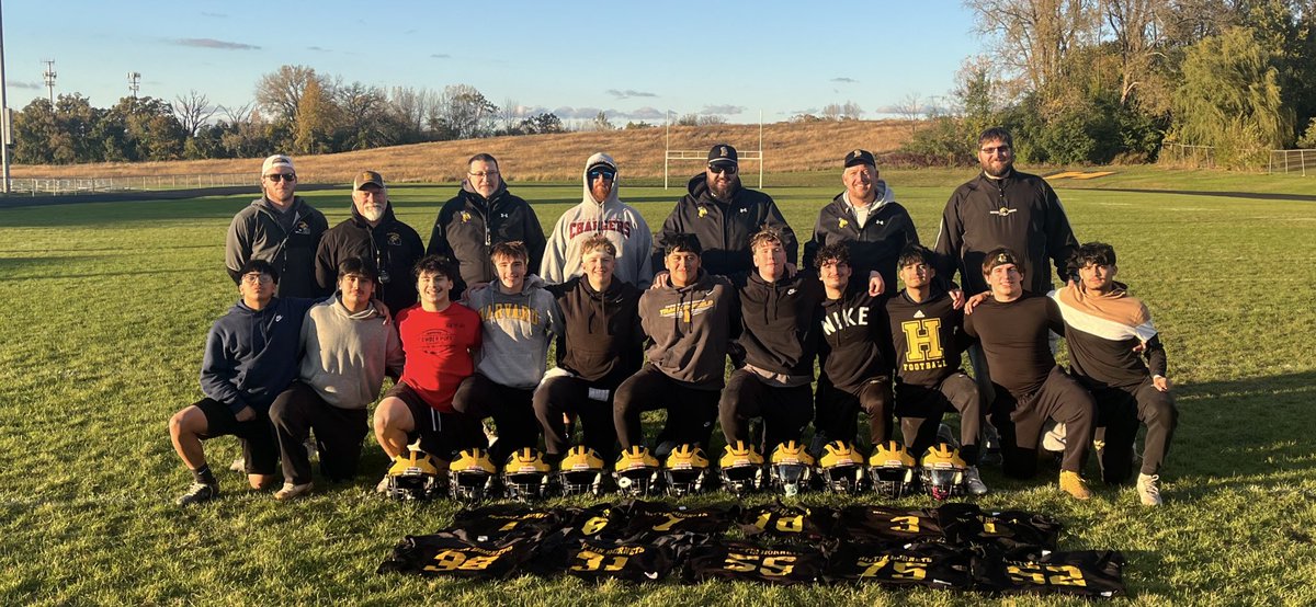 Seniors Last Practice 2025… These guys were Sophomores when I arrived in 2023. They have grown, matured, and amaze me everyday by being great young men on the field and off. Good Luck guys!! #FallOf2025 #Hornets4Life