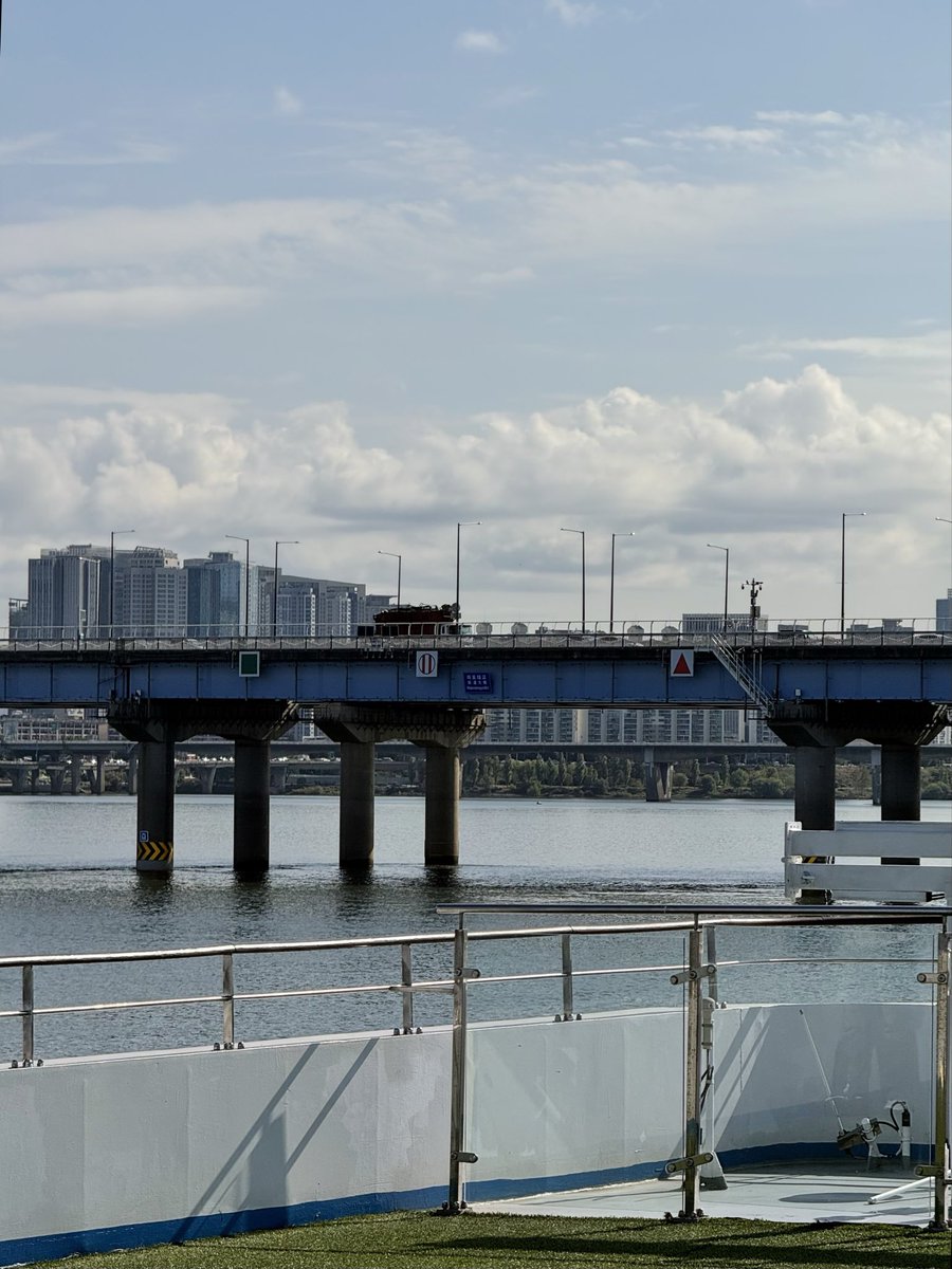 해적오빠들이배도태워줌