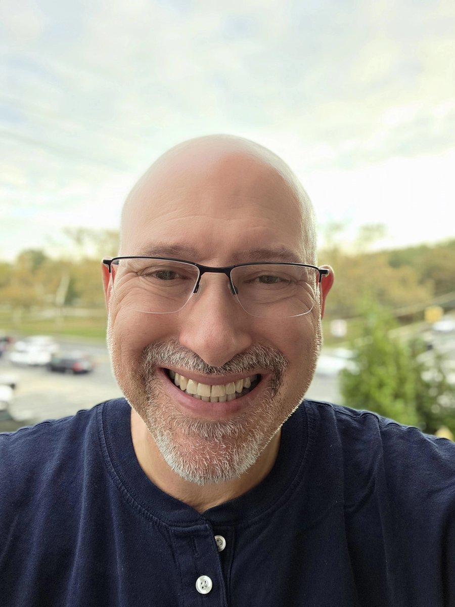 scotjs's tweet image. Thursday WFH smile. How is it 4:00PM? The day sure does fly when you are busy. I don't really have much else to say. How are you doing? What's making you smile today?