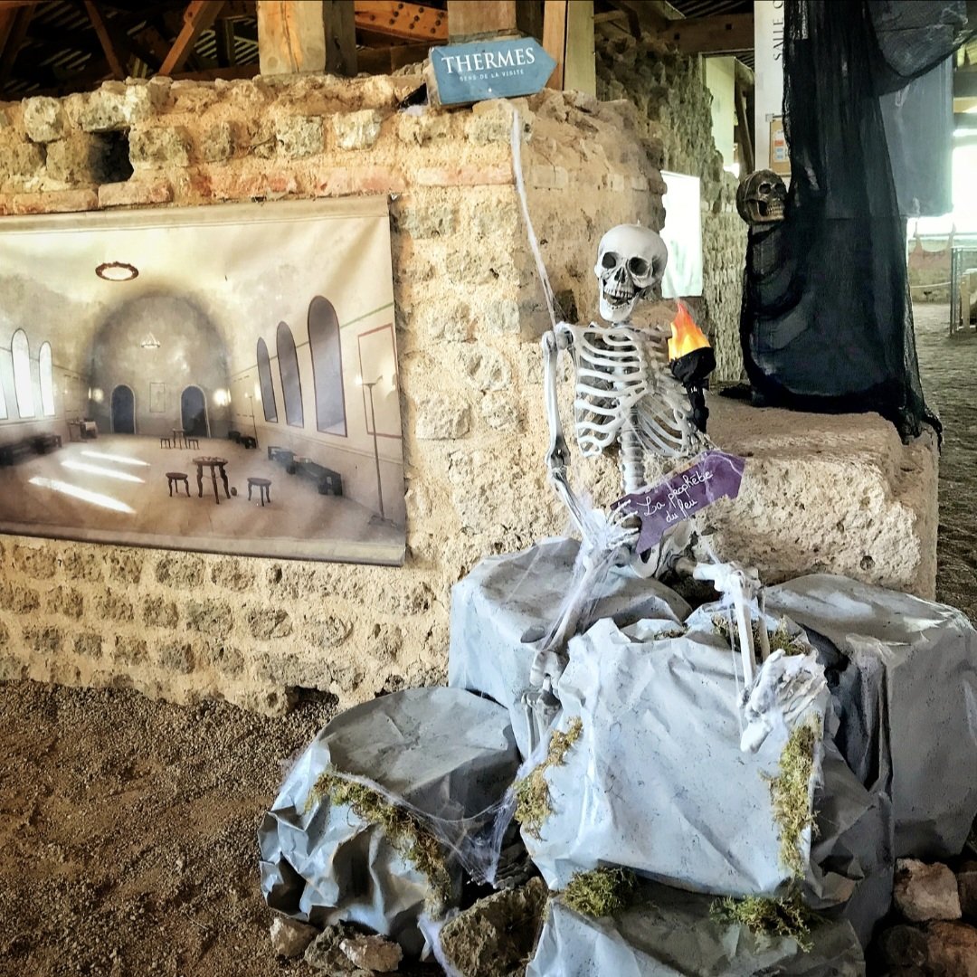 🔵 𝗗𝗘𝗟𝗜𝗩𝗥𝗘 𝗖𝗢𝗕𝗥𝗔𝗡𝗗𝗜𝗔 💪 | On a besoin de toi ! La déesse Cobrandia a chuté dans le gouffre des Enfers ! Pour la délivrer, tu devras percer les énigmes du feu... 🔥

✅️ NOUVEAU JEU DE PISTE • Parcours de jeu en continu (10h-18h) 
🌐 bit.ly/ToussaintCassi…