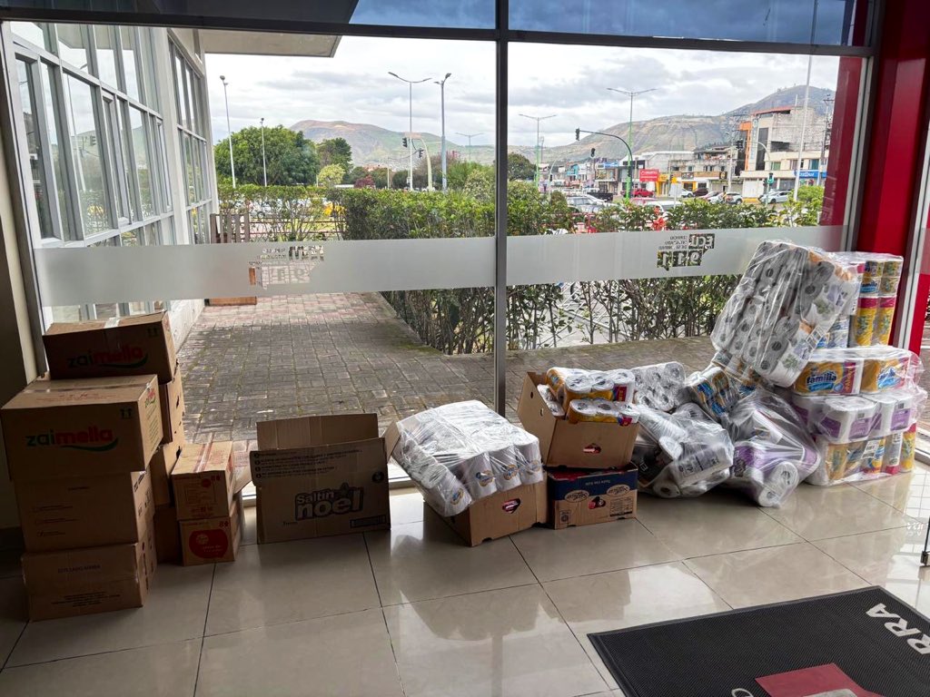 Expoflores agradece el reconocimiento recibido por parte de las <a href="/FFAAECUADOR/">Fuerzas Armadas del Ecuador</a>, tras la colaboración brindada durante los días del paro.

Nuestra donación de insumos fue un gesto de respaldo al esfuerzo y compromiso de las Fuerzas Armadas, que trabajan para proteger a los