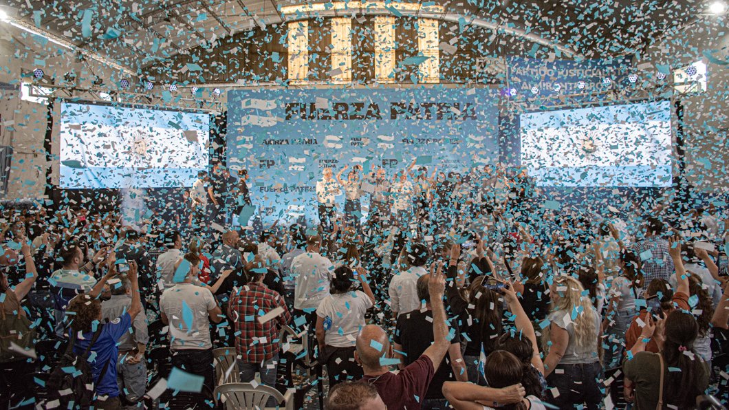 ¡GRACIAS Y ARRIBA FUERZA PATRIA!

Queremos agradecerle a toda la militancia de Almirante Brown, al equipo de Fuerza Patria, a los candidatos y al gobernador Axel Kicillof que hoy nos acompañaron en el acto de Cierre de Capacitación de Fiscales en el Club San Martín de Burzaco.