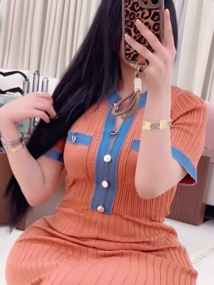 سلام 👋متابعيني 
اللي يرد بصراحه إجابه صحيحه راحت لة احلى 🌺هديه وعد انني بعطية احلى 🌺هديه 
البنت السنعه الحلوه وش تستاهل ؟؟
زواج 
سهره 
رومنسيه 
حب حنيه 
اللي راح يرد صحيح ✅يجيني خاص اسلمه هديه صاحيه لين الصباح 🌹😍🫂❤☝🏻