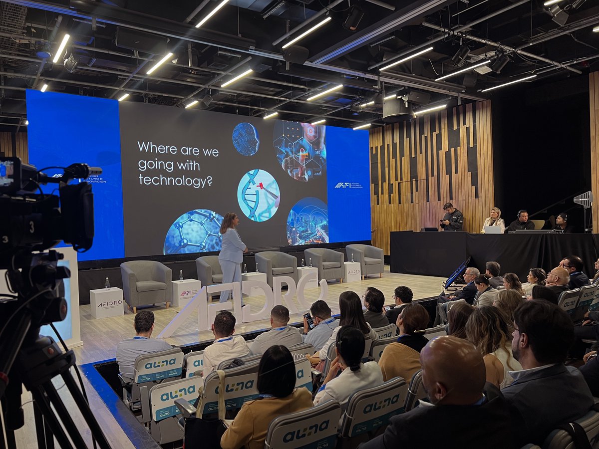 Ruta_N's tweet photo. Medellín se proyecta con fuerza como referente global de innovación y hogar del único #C4IR de habla hispana.🌎
Porque cada avance, cada laboratorio y cada alianza se traducen en un impacto real.
@Afidro_colombia | @AlcaldiadeMed | @BureauMedellin #DistritoCTi https://t.co/RZ67zzETeD
