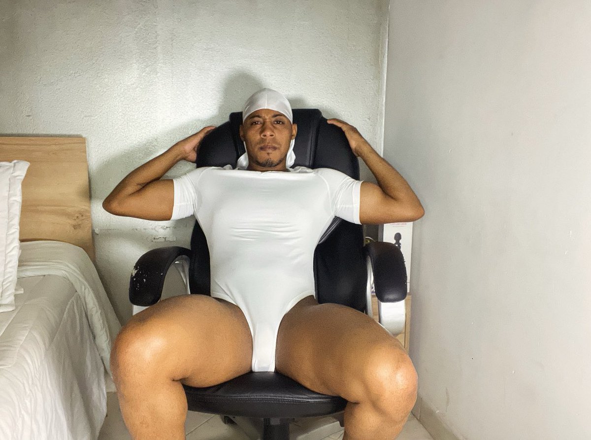 JuanC0622's tweet photo. 🍑🍑😈 https://t.co/L24RfhUPvH