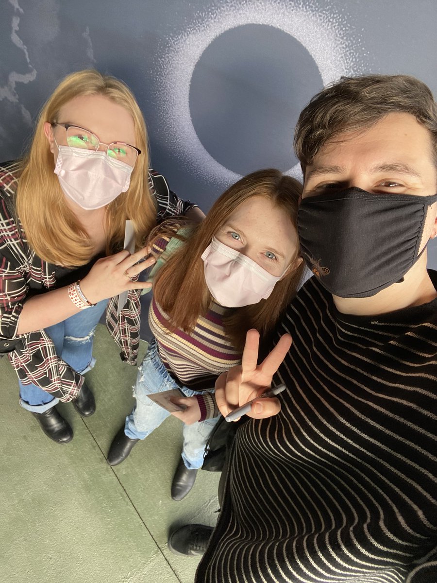 phriendsandpham's tweet photo. hi! i’m katie and this is a new phan account that’s going to be ran by me and my wife, may. we’ve been dnp fans for years, went to all their tours, and fell in love somewhere along the way💗 we want to make new ⭐️phriends⭐️ so pls like/rt/reply and we’ll follow back🥰 https://t.co/EeDywMcTAR