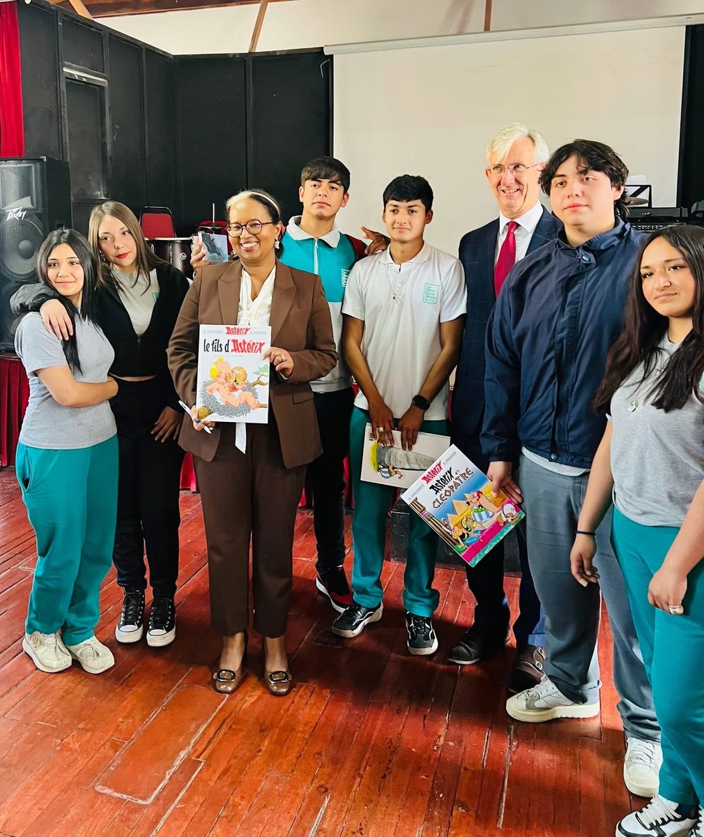 REPAM_OIF's tweet image. 🇨🇱 Jour 3 | Mission au Chili

La REPAM a pris part à Valparaíso au lancement du projet pilote de réintroduction du français dans l’enseignement public chilien.

Un moment fort avec élèves, parents et autorités autour d’un quiz sur la Francophonie ! 🎓🌍
#Francophonie #OIF #REPAM