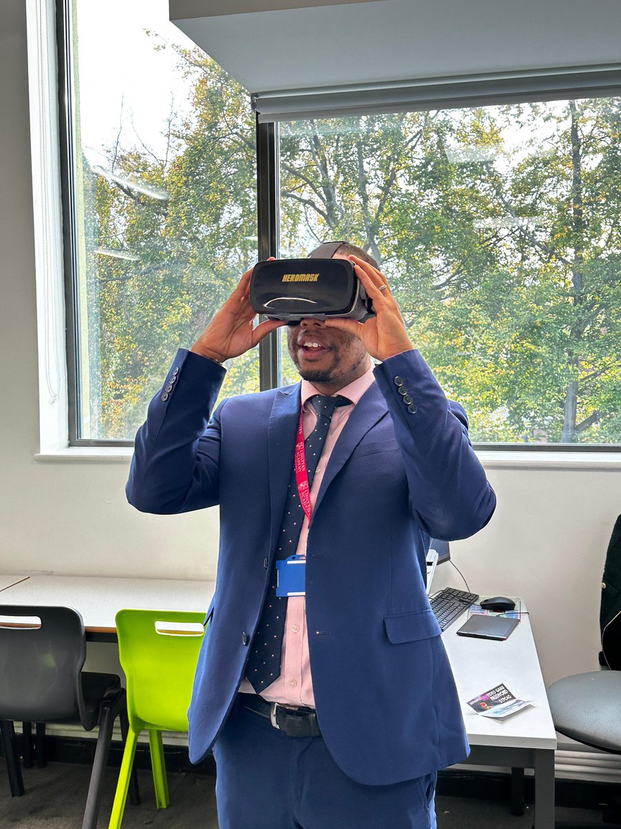 Carl Belle tweet media