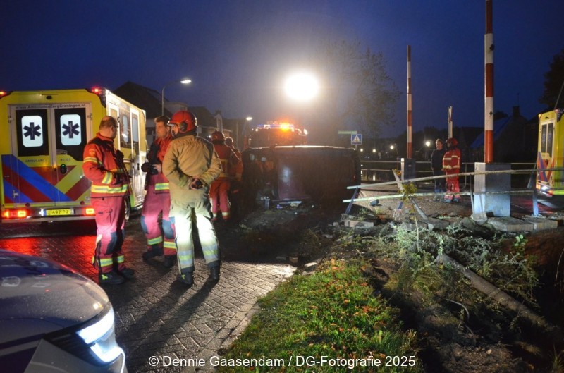 Automobilist aangehouden na frontale botsing met brug