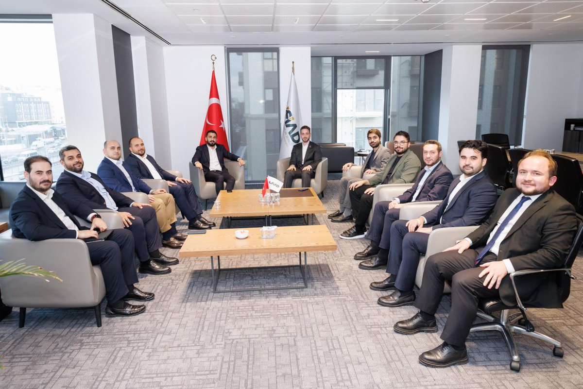 Bugün Türkiye Gençlik Vakfı (<a href="/tugvaTR/">TürkiyeGençlikVakfı</a>) Genel Başkanı Sayın İbrahim Beşinci (<a href="/ibrahim_besinci/">İbrahim Beşinci</a>) ve beraberindeki heyeti Genel Merkezimizde ağırladık.

Ülke gençliği ve politikaları ile ilgili istişarelerde bulunarak ortak proje geliştirme noktasında fikir birliğine vardık.

Nazik