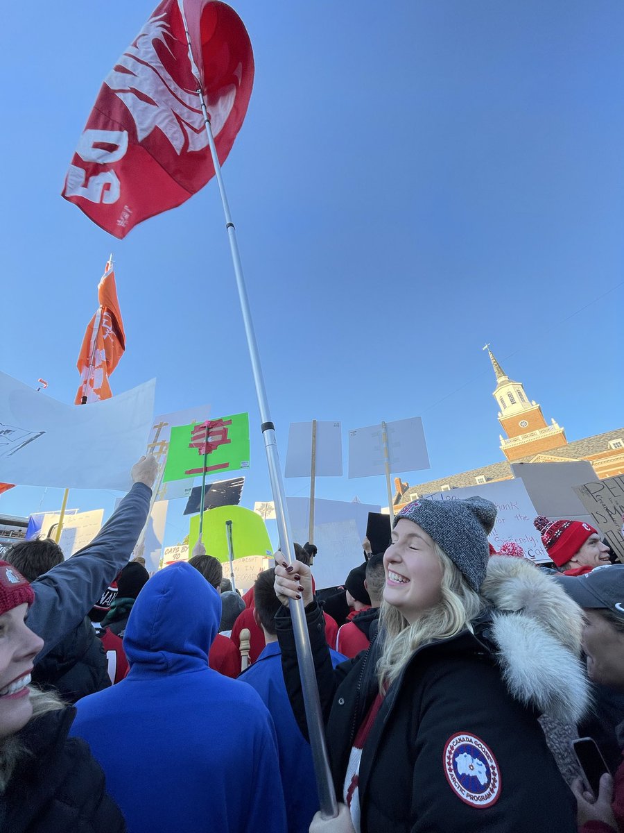 itsme_LT's tweet image. Pullman: a place that is surrounded by wheat fields, but known across the world because of a pretty special flag @olcrimson ♥️🫶🏼 🚩 #PullmanBCT