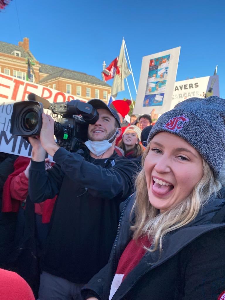 itsme_LT's tweet image. Pullman: a place that is surrounded by wheat fields, but known across the world because of a pretty special flag @olcrimson ♥️🫶🏼 🚩 #PullmanBCT