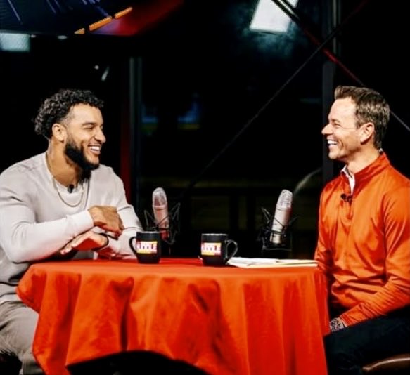 Be sure to catch Kansas City Huddle tonight at 11:30 on <a href="/fox4kc/">FOX4 News Kansas City</a> with special guest #Chiefs Safety <a href="/JadenHicks11/">Jaden Hicks</a>. #ChiefsKingdom #KansasCityHuddle #fox4kc