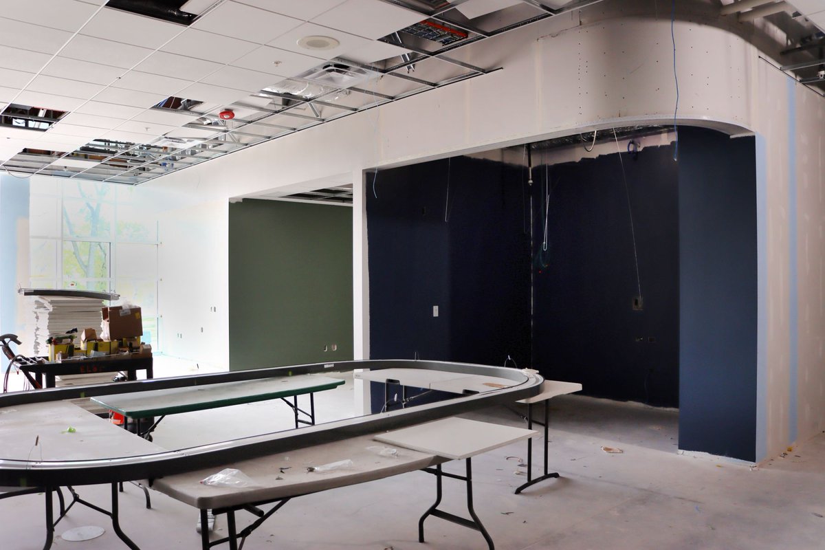 AddisonPubLib's tweet image. Here's a behind-the-scenes peek at the construction progress in our 2nd floor computer area! 🛠️ 
New study rooms are taking shape, and light fixtures are getting ready to be installed. We're getting closer to bringing this space to life!