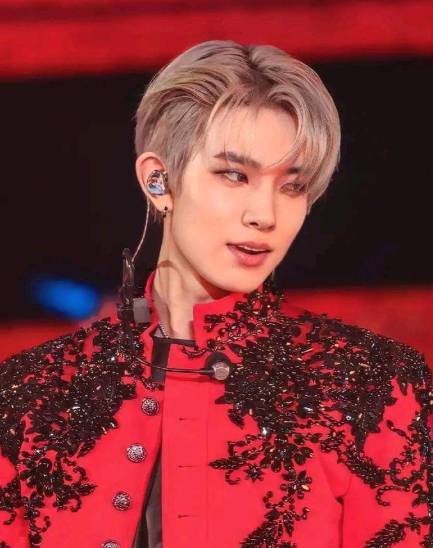 Happy 24th birthday to the amazing Heeseung of ENHYPEN!