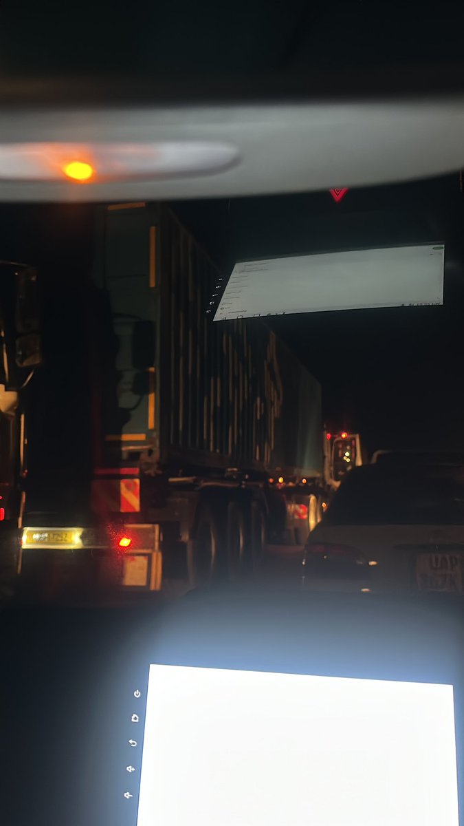 ten_akram's tweet photo. More than 500trucks /  trailers on the jinja mukono highway between lugazi to mukono. @AKasingye please reach out to area traffic DPC. The jam stretches 30km no movement. @NRMOnline @KagutaMuseveni @PoliceUg https://t.co/PBG5xBjlYl