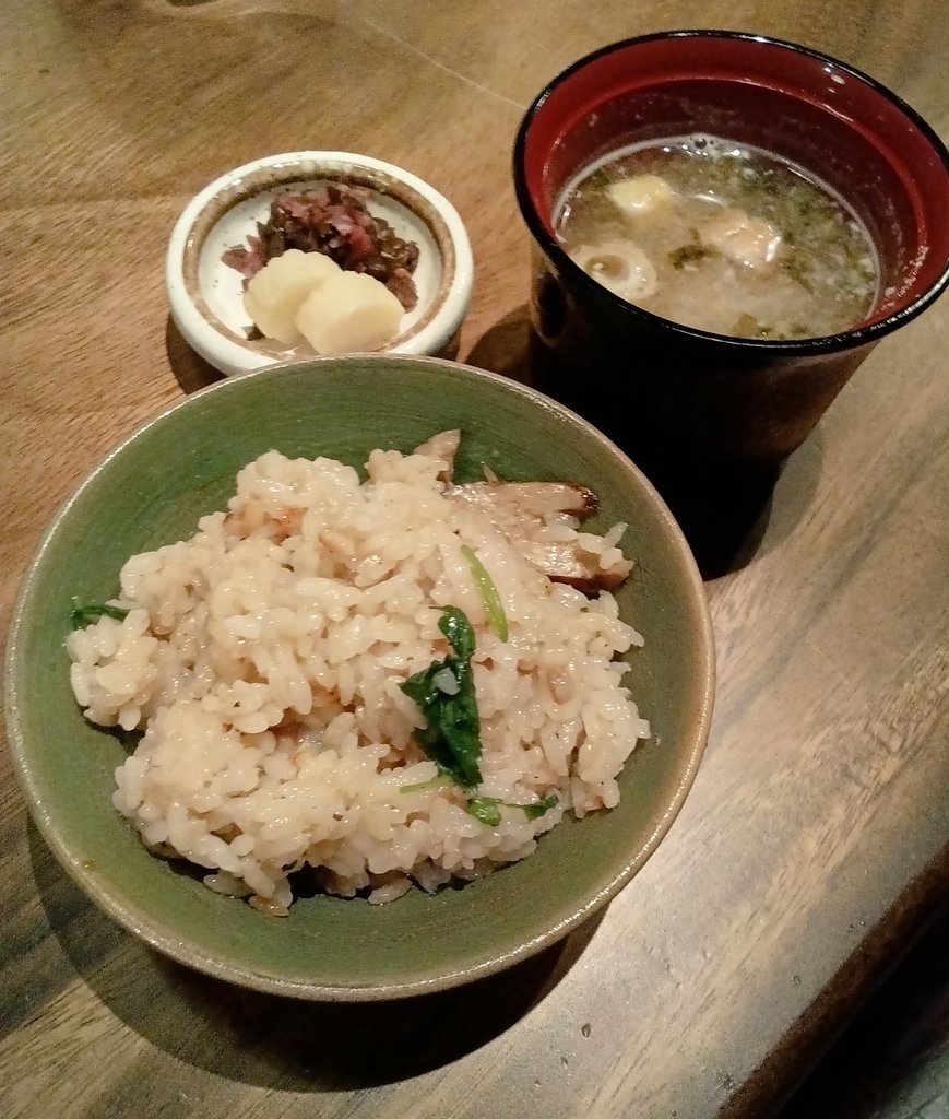 浜田圭亮 (@rubysnapper75) on Twitter photo 中区常磐町にニューオープンした、美酒佳肴うらりひょんへ⭐
今宵の〆は、松茸の炊き込みご飯です😋💘💘💘⭐🎉
ニューオープン特価🎉🎉🎉
#うらりひょん #居酒屋#マツタケ#松茸ご飯#横浜市中区#馬車道#常磐町#横浜グルメ #横浜グルメ 中区常磐町にニューオープンした、美酒佳肴うらりひょんへ⭐
今宵の〆は、松茸の炊き込みご飯です😋💘💘💘⭐🎉
ニューオープン特価🎉🎉🎉
#うらりひょん #居酒屋#マツタケ#松茸ご飯#横浜市中区#馬車道#常磐町#横浜グルメ #横浜グルメ