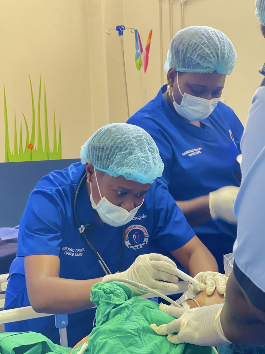 HeartUganda's tweet image. Skills transfer underway at @MbararaHospital
One of @HeartUganda goals during our closed heart surgical camps is to build Human Resource capacity at the regional referral hospitals for improved patient care and sustainable practices.
#HeartUganda #PDA #MbararaHospital…