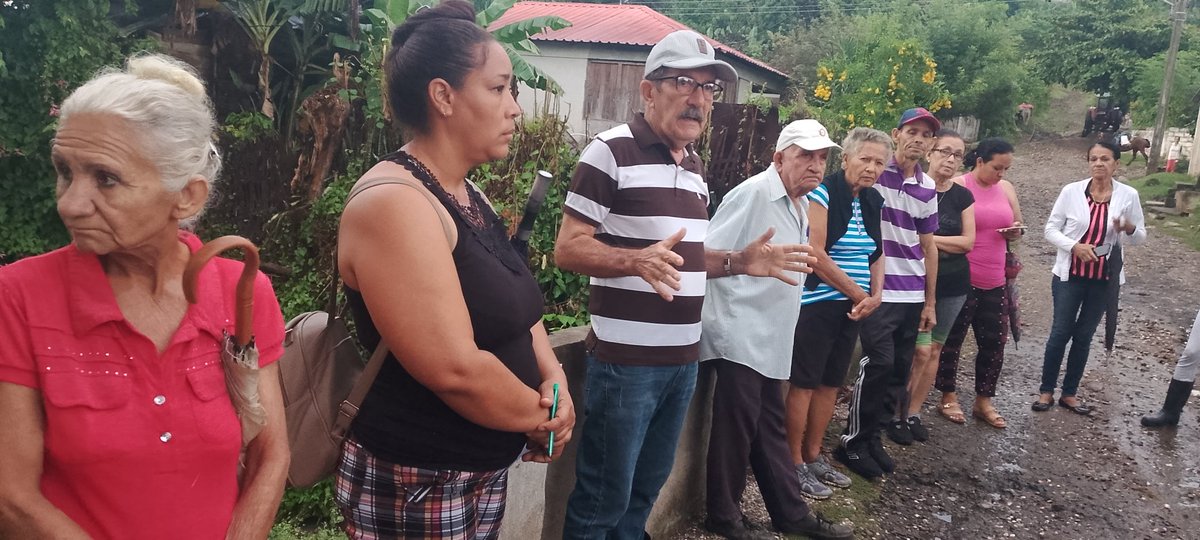 AbelTamayo37871's tweet image. Intercambia la Dirección de la AMPP de #BueyArriba con el Grupo de Trabajo Comunitario de la circ. 58 del Consejo Popular Amador Liens Cabrera, con el objetivo de prepararse ante el eminente paso de la Tormenta Tropical Melissa.
#PreparadosYAlertas
#PoderPopular
#ProvonciaGranma