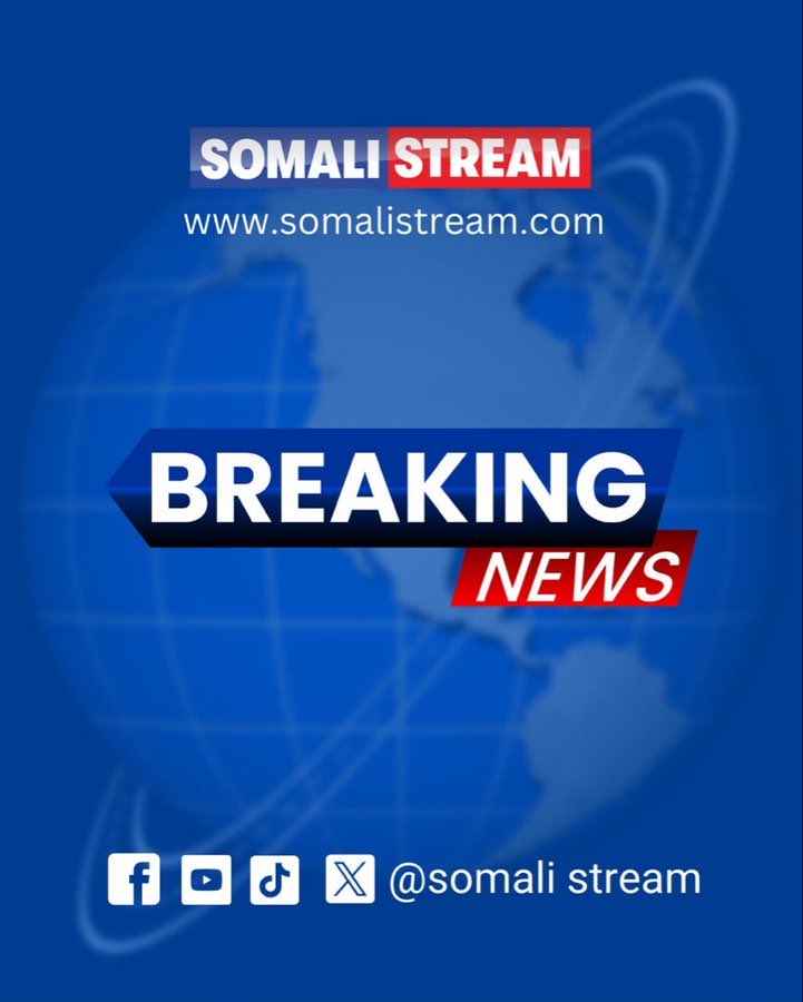 Somali_Stream's tweet photo. #XOG: Samatabixinta oo ku kala qeybsan hannaanka looga jawaabayo muddo kordhinta
Madasha Samatabixinta Soomaaliyeed ayaa ku kala qeybsan muddo kordhinta ay raadineysa Villa Soomaaliya.
Farriimo ay is dhaafsadeen Xubnaha ku haray Madasha Samatabixinta iyo Xoghayntooda ayaa lagu gorfeeyay sida looga hortagayo damaca Madaxtooyada. Dhinacyada Samatabixinta ayaa weli isku raacin go’aankooda iyo sidii loo soo saari lahaa war midaysan.
Shariif Sheekh Axmed, Cabdi Faarax Shirdoon iyo Cabdiraxmaan Cabdishakuur waxay qabaan in laga hortago hawshaas oo si rasmi ah mawqif looga qaato, lana soo saaro warmurtiyeed.
Xubno kale oo ay kamid yihiin Xasan Cali Khayre iyo Maxamed Xuseen Rooble ayaa iyagana aaminsan in warkani uu yahay mid aan sal lahayn, sidaas darteedna ka hadalkeeda uu sharciyad iyo dhiirigelin siinayo Madaxweyne Xasan Sheekh.
Si kastaba, dhammaan xubnaha waxay isku waafaqeen in diidmo laga horkeeno qorshahan, waxaase lagu kala aragti duwan yahay sida loo wajahayo iyo goorta laga jawaabayo.