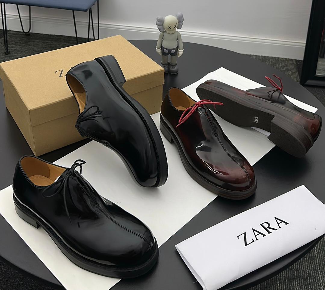 _YourWears's tweet image. _TOO LEGIT 🤭_*🚨 #shoe #wizkid

#NotTheRegular LOAFERS - SHOE

sIZE: 40-46

PRICE: ₦105,000 🚨(_Comes with complete packaging_)