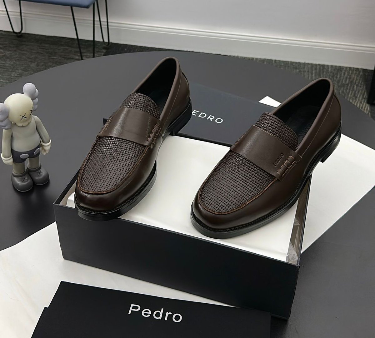 _YourWears's tweet image. _TOO LEGIT 🤭_*🚨 #shoe #wizkid

#NotTheRegular LOAFERS - SHOE

sIZE: 40-46

PRICE: ₦105,000 🚨(_Comes with complete packaging_)