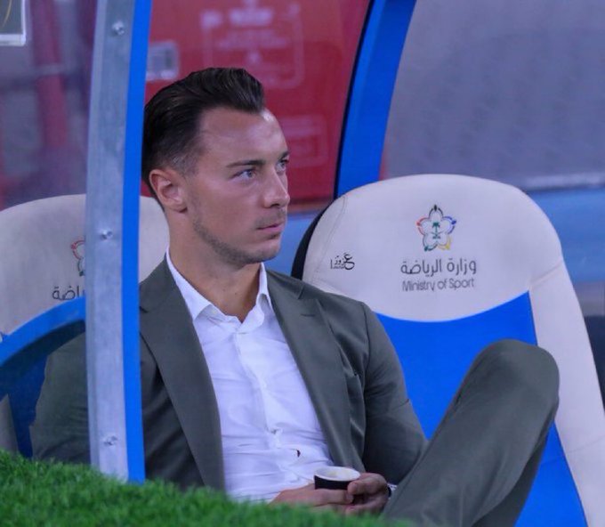 #النجمه_الاهلي
عفن كروي 
فريق بلا هوية اي واحد يرضيه هذا المستوى وهذا الفوز الباهت وهذا الأداء المتواصل السئ 
والله إنه مايبغى للأهلي خير،،

كل اللي نشوفه قدامنا يتحمله المتدرب
ولابد من البحث معه عن حل فوري لهذا الهبوط الحاد في أداء الفريق