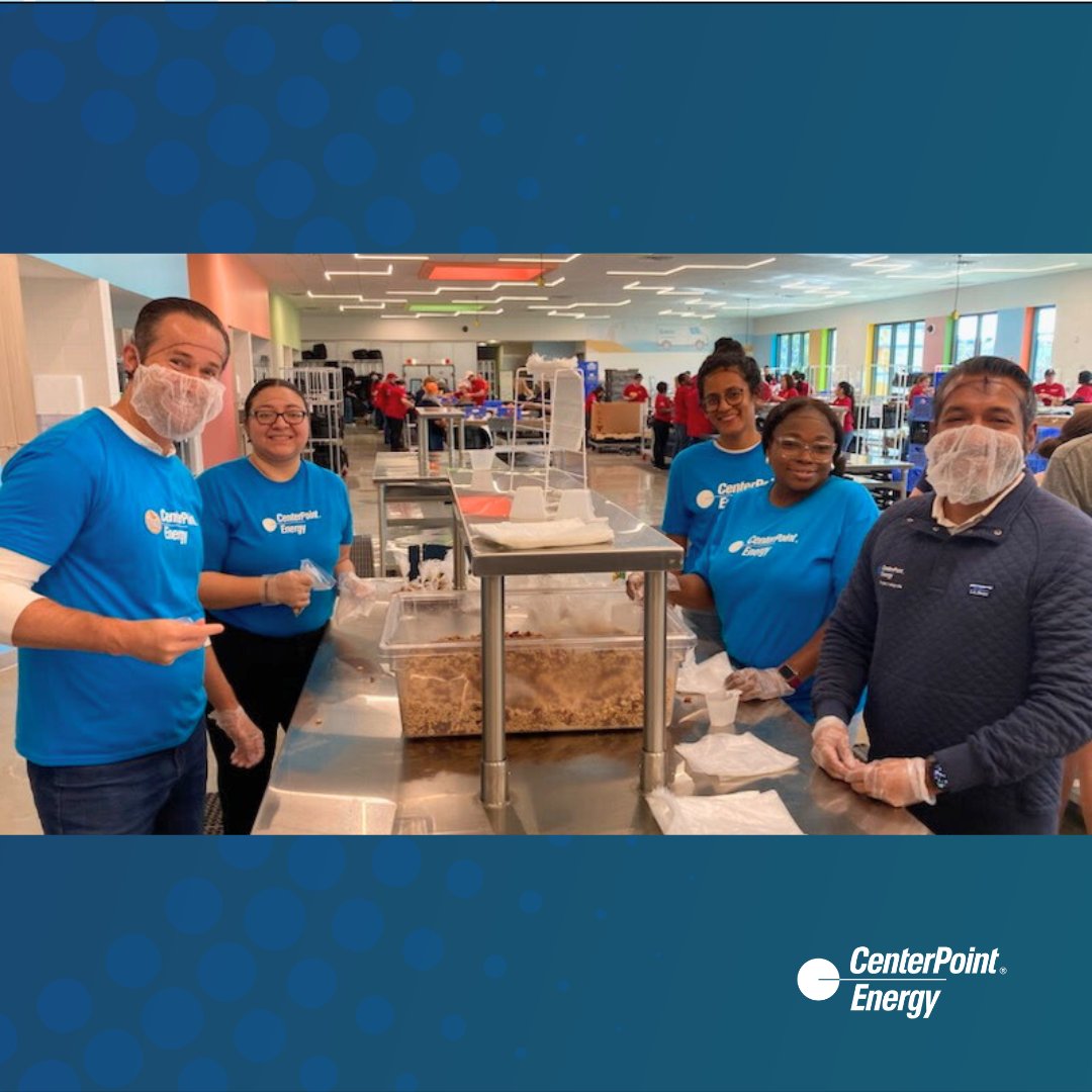 CenterPoint_TX's tweet photo. From logistics to lunch bags, our #SupplyChain team knows how to keep things moving. Together with Kids Meals, Inc in #Houston, they prepped meals for about 8,000 preschoolers across Greater Houston, helping deliver nourishment, one lunch bag at a time.

#CNPCares #CommunitySupport #CommunityVitality