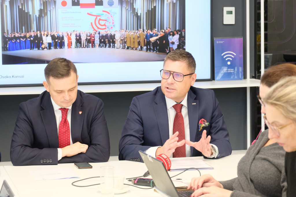 Poland at Expo tweet media