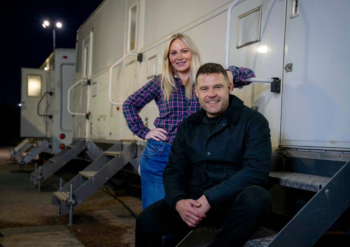 My first article for <a href="/RadioTimes/">Radio Times</a>! 🚨

#Corrie and #Emmerdale crossover first-look pictures tease Aaron Dingle and Lisa Swain drama

Read more 👉 radiotimes.com/tv/soaps/coron…

#Corriedale