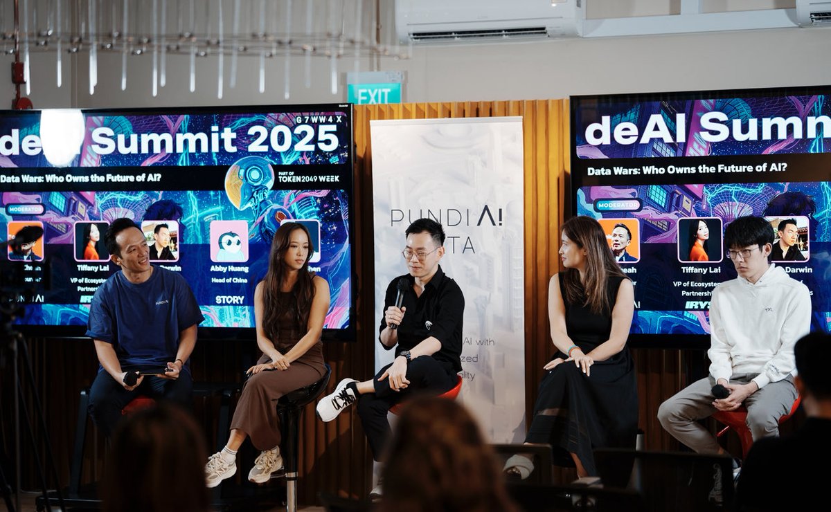 PundiAI's tweet image. We’re still buzzing from the powerful talks at #deAISummit during #Token2049Singapore 🤯
This is what the future of AI x Web3 looks like 🚀
Big love to the brilliant minds who joined us on stage and off:
@hypetris_ @oliverrr_shen @0x7SUN @tiffanylai_ @fwielanier @wordsgirljul…