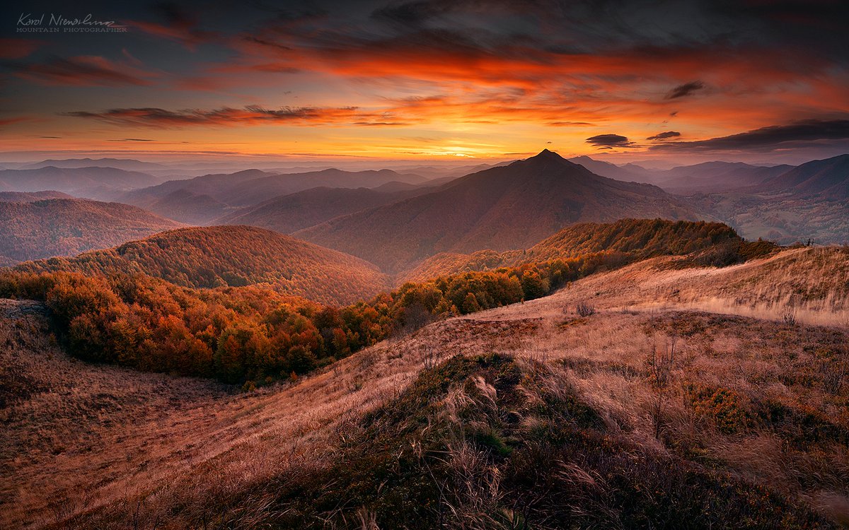 Wczorajszy ognisty poranek na Połoninie Wetlińskiej w Bieszczadach. Autor: Karol Nienartowicz - Mountain Photographer