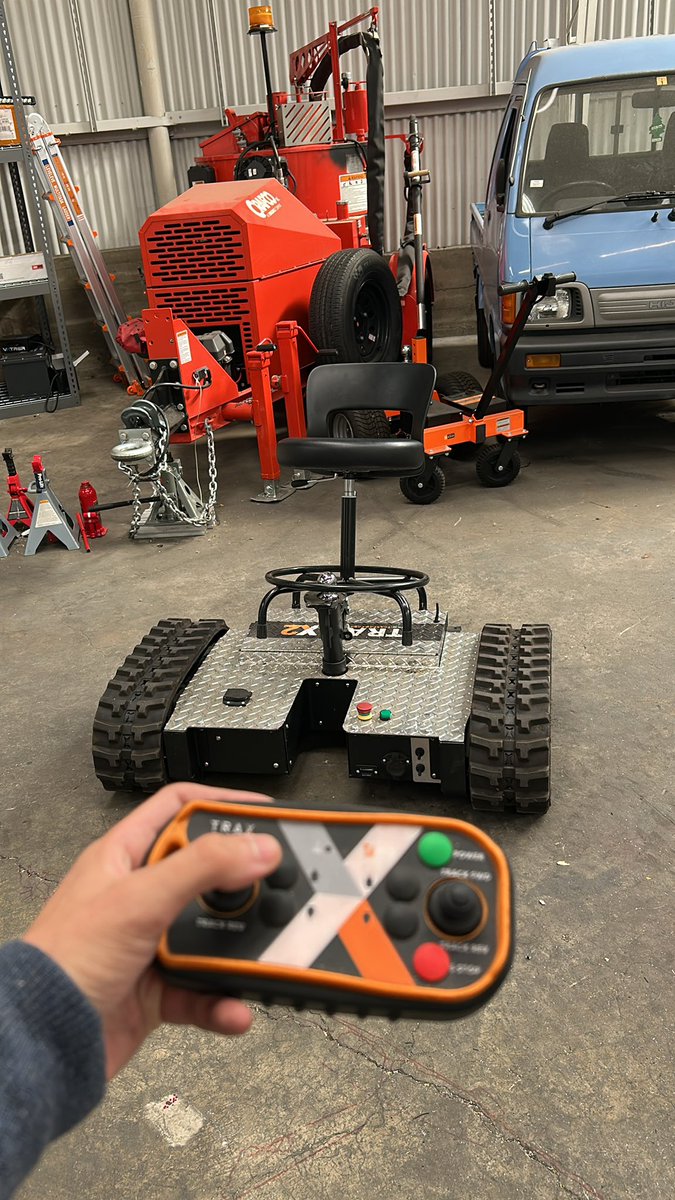 avimakesrobots's tweet image. The new one wheel