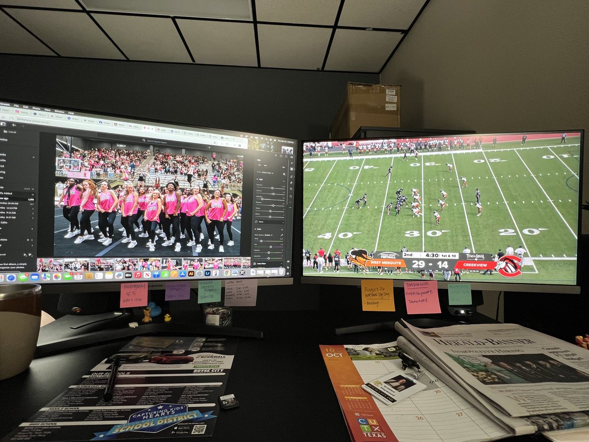 MrsCoachHaywood's tweet image. When you’ve got two screens… and 2 undefeated teams in 5A-D1… and the game is at 2pm. 

✅Multi-tasking! 

Let’s go Wranglers! #WestSideBestSide