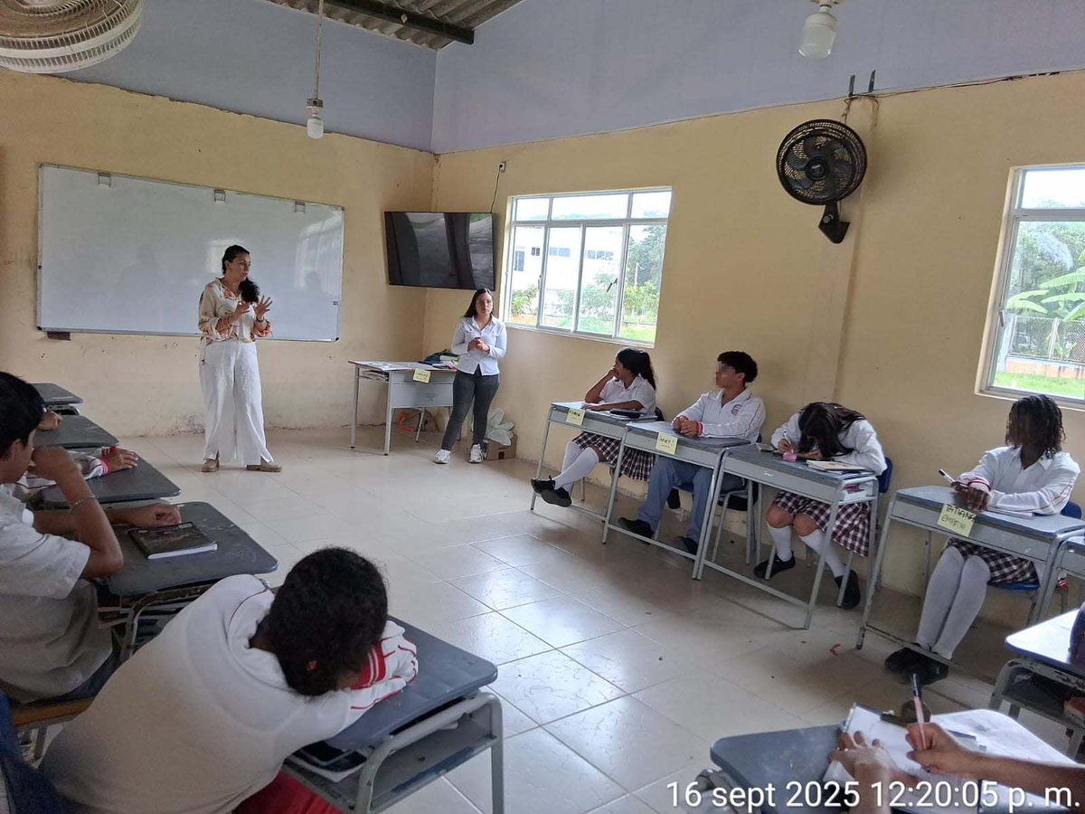 RutaalsurOfi's tweet photo. La Concesionaria Ruta al Sur promueve la enseñanza y práctica de los derechos humanos en instituciones educativas del corredor vial, fortaleciendo valores, respeto y convivencia en las nuevas generaciones. 🌱
#CompromisoSocial #DerechosHumanos #EducaciónConValores https://t.co/TPU36vSS4P