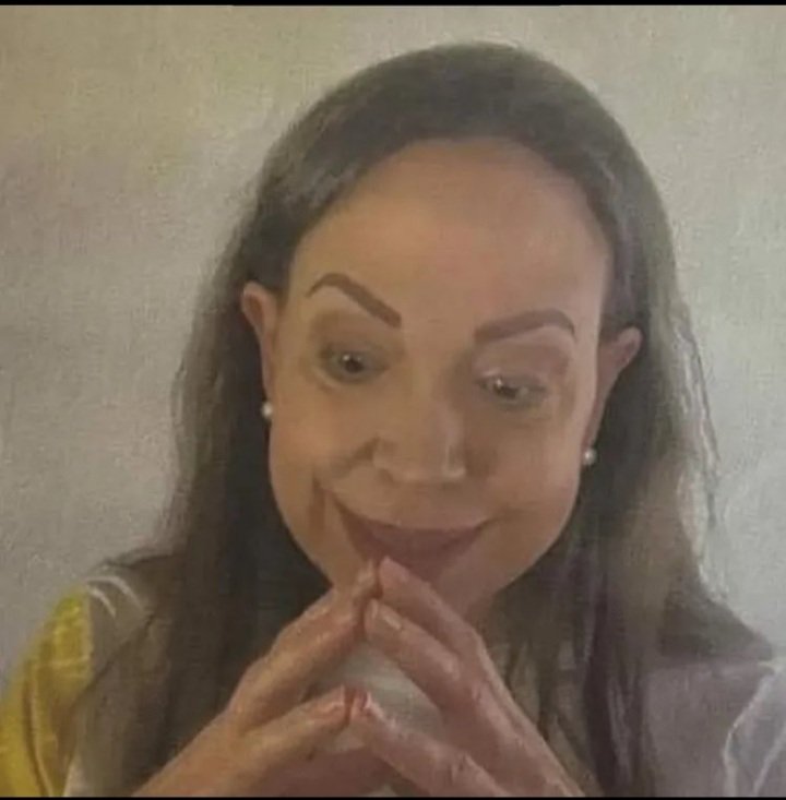 <a href="/ElGanadorHenry/">YO SOY 🇻🇪🇺🇸✈️</a> MCM está loca. Se le nota en sus repetitivas e irracionales arengas y en la cara.