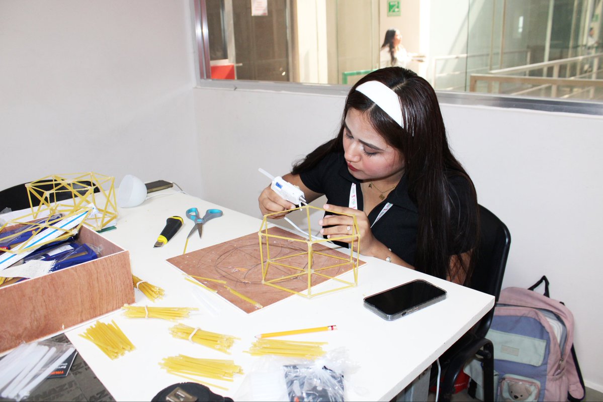 CMIC_Tabasco's tweet image. 🏗️ En el segundo día de actividades del 42 Aniversario del ITC, se lleva a cabo el Concurso de Torres de Pasta de Espagueti en Mesa Sísmica. 🍝🌍
#42AniversarioITC #TorresDeEspagueti #OrgulloITC