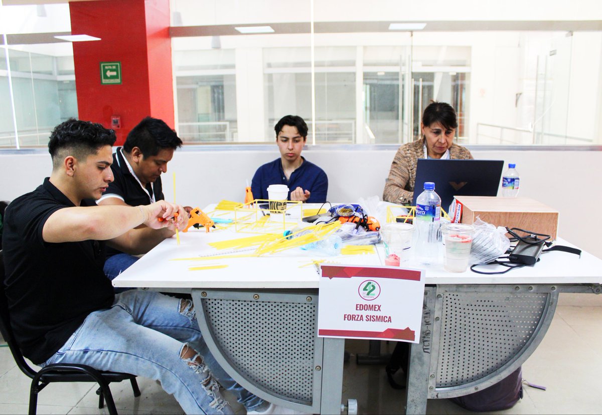 CMIC_Tabasco's tweet image. 🏗️ En el segundo día de actividades del 42 Aniversario del ITC, se lleva a cabo el Concurso de Torres de Pasta de Espagueti en Mesa Sísmica. 🍝🌍
#42AniversarioITC #TorresDeEspagueti #OrgulloITC