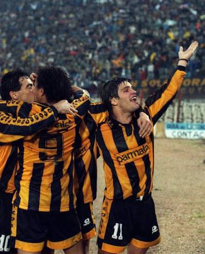 <a href="/FM_Latam/">El FM</a> Peñarol.