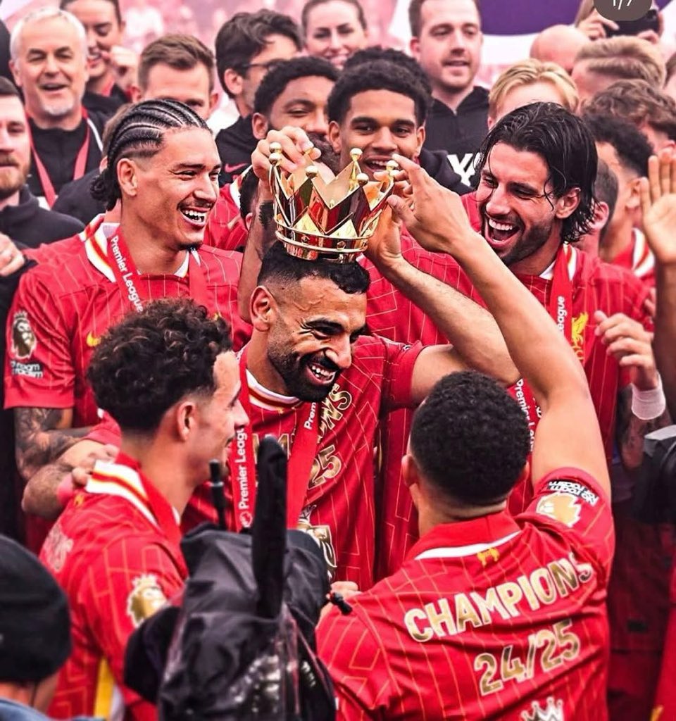 بعد ١٠ سنين في اعلى مستوى كرة قدم في العالم و منافسة على افضل لاعب في العالم و هداف دوري و بطل شامبيونز ليج و هداف تاريخي للمنتخب .. ال٨ سنوات الأخيرة في ٦ منها صلاح ضمن أفضل ١٠ لاعبين في العالم في ترتيب البالون دور .. استمرارية فشلت لعيبة كتير اساطير انها تحققها ماحققهاش غير