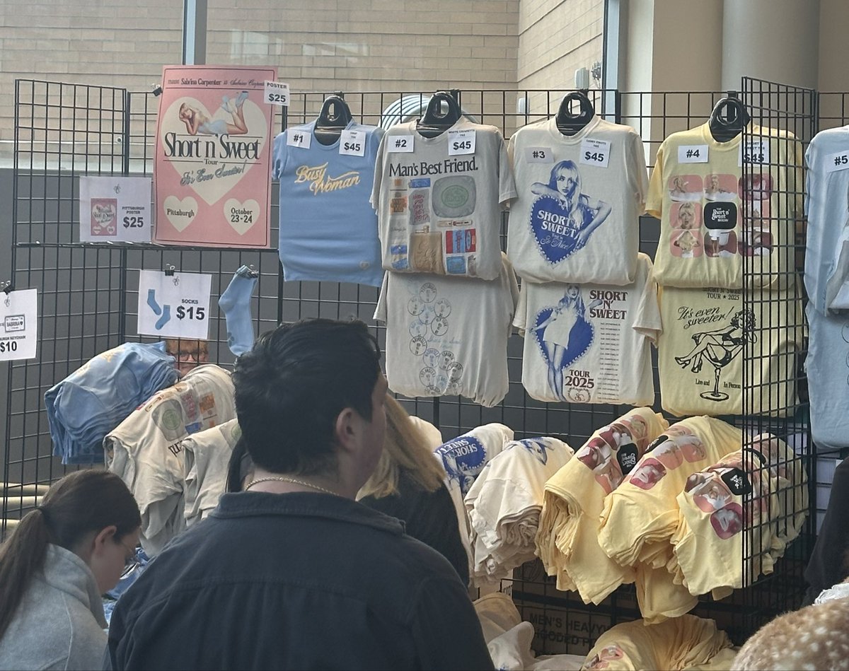SabrinaTourInfo's tweet image. Merchandise available at #PittsburghShortnSweet!
It appears the new hat says “Have you ever tried this one?”
— via @Preston110111
#ShortnSweetTour
