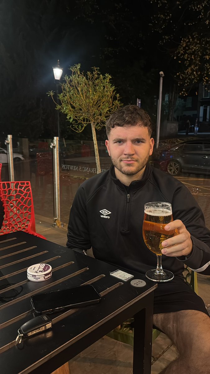 3-1

Huge W again, Jun cut someone’s face and Matt fucking showboated for the full game #mfSTARBOY
Cocker did nowt 👍 
<a href="/tom__longden/">Tom Longden</a> MOTM💯🍻🔥

Goals from:
<a href="/Jt_hunnam_/">jt</a> ⚽️⚽️
<a href="/hirstyjr22/">Charlie Hirst</a> ⚽️