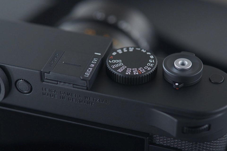 raindrop_lab's tweet photo. Leica M EV1 ライカに戻るきっかになりそうなカメラの登場。以前使っていたCLの上位互換的な雰囲気とQシリーズよりスリムなのがいいね。
#gr3 #griii #x100vi #leica https://t.co/9cN5OP8IRZ