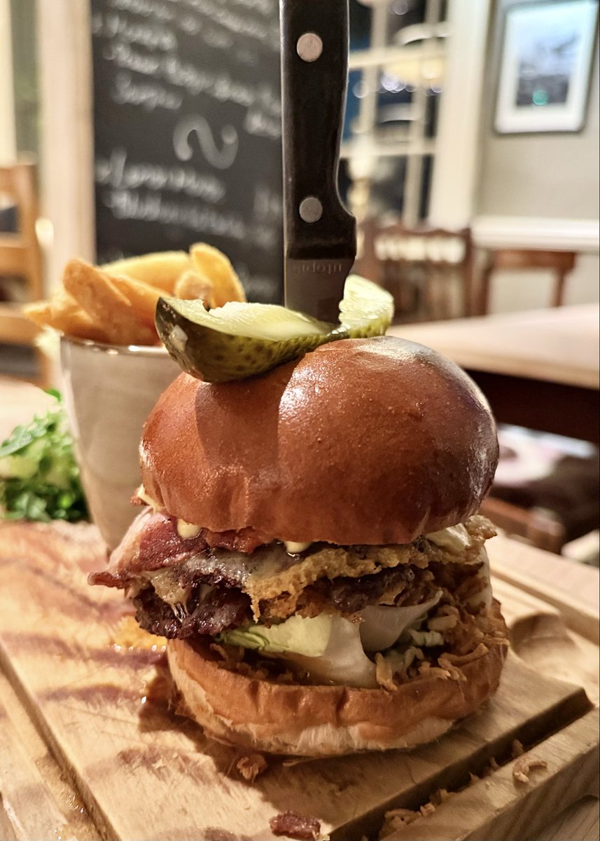 Absolutely delicious ‘Double Stacked Smashed Beef Burger’ at The Wellington in Welwyn. 🍔