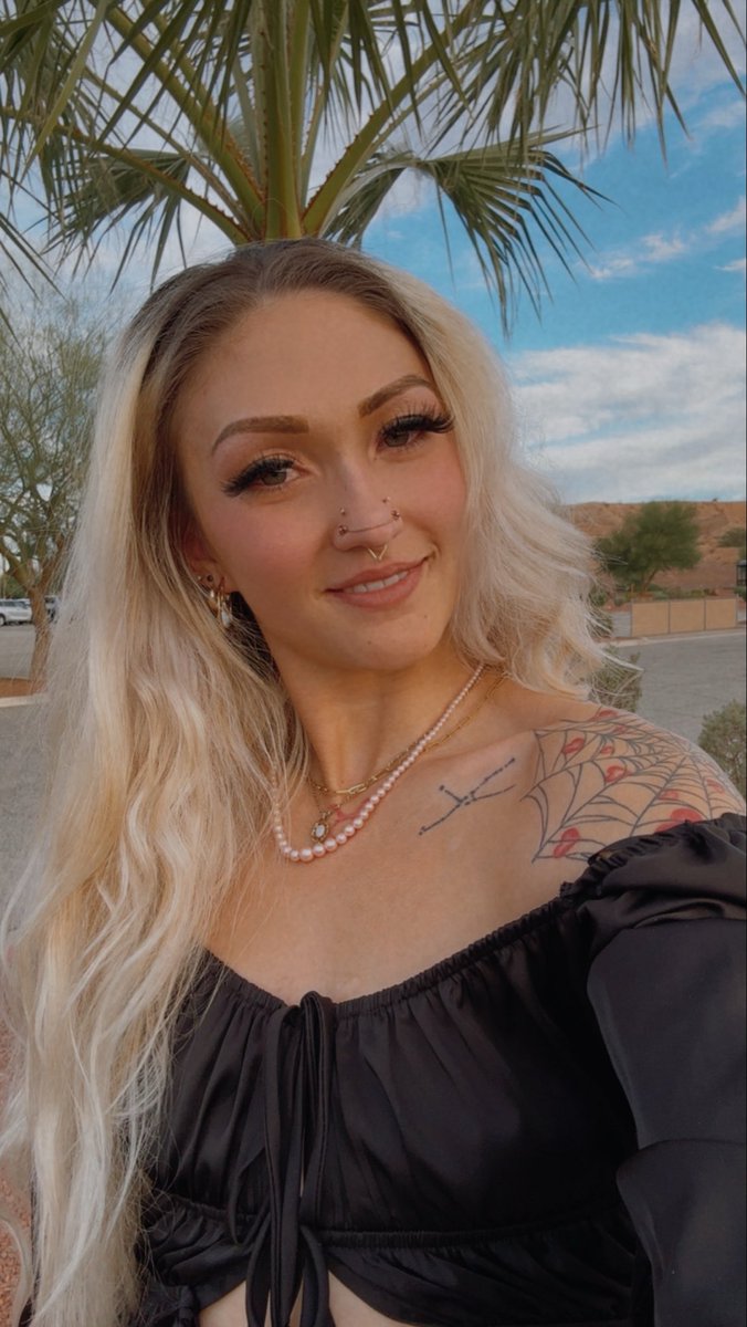 kt_dior's tweet photo. its almost the weeekend yay! who else is as excited as i am? what are your plans? give me some ideas!😋🥰 https://t.co/SIZne04H5N